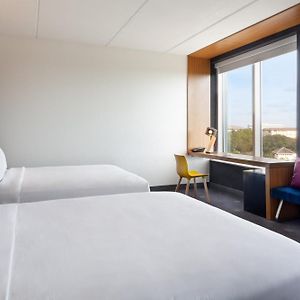 Queen Room Mobility or hearing accessible
